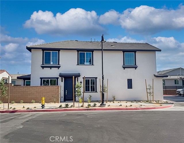 16617 Shallot Street, Fontana CA: https://media.crmls.org/medias/e80cb2a4-2600-4b2e-9cb1-36b78d405f94.jpg