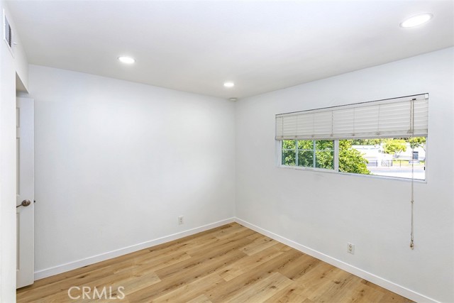Image 20 of 46 For 5353 Barrett Circle