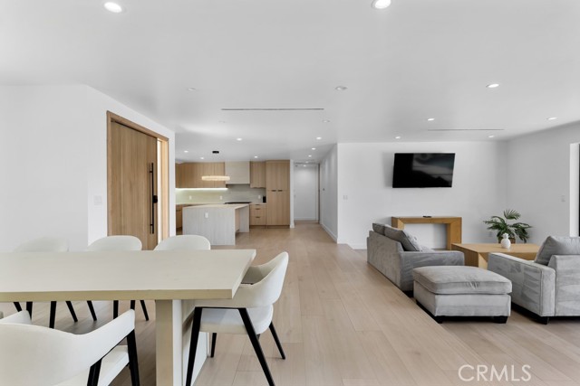 17072 Oak View Drive, Encino CA: https://media.crmls.org/medias/e80d040d-42aa-4d48-b07f-817ae315e373.jpg