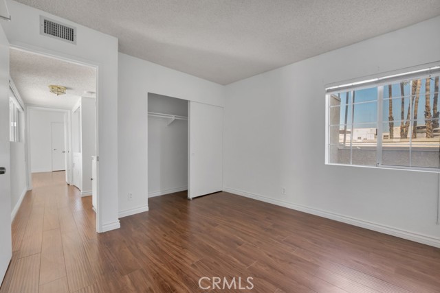 20155 Keswick Street, Winnetka CA: https://media.crmls.org/medias/e80d60bb-f806-4d68-a200-fe08dc6c098d.jpg