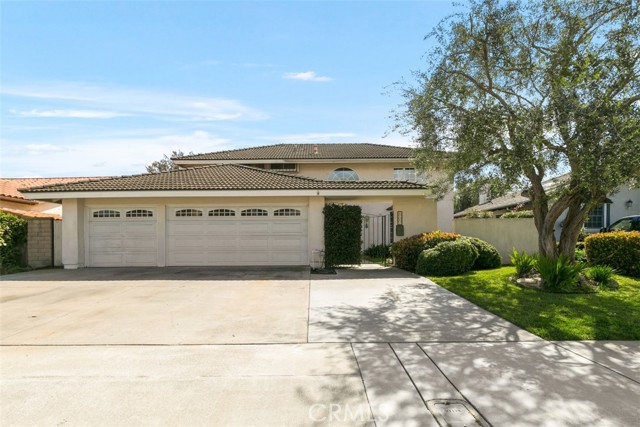 6762 Via Carona Dr, Huntington Beach, CA 92647