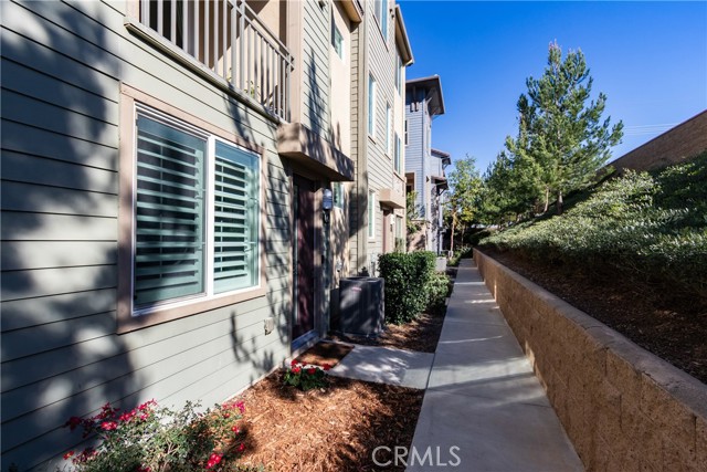 Detail Gallery Image 7 of 44 For 625 Savi Dr #102,  Corona,  CA 92878 - 3 Beds | 3/1 Baths