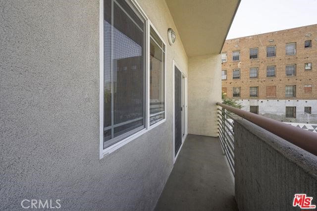 Detail Gallery Image 12 of 16 For 815 S Harvard #302,  Los Angeles,  CA 90005 - 2 Beds | 2 Baths