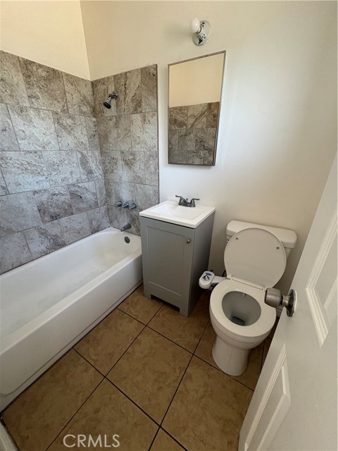 Detail Gallery Image 14 of 16 For 2004 W 15th, San Bernardino,  CA 92411 - 4 Beds | 2 Baths