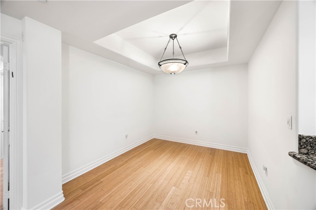 Detail Gallery Image 16 of 37 For 15206 Burbank Bld #104,  Sherman Oaks,  CA 91411 - 2 Beds | 2/1 Baths