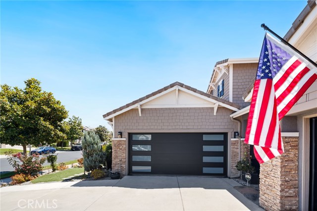 15583 N Peak Lane, Fontana CA: https://media.crmls.org/medias/e80f8ec7-e311-40cd-b282-af87593f6f69.jpg