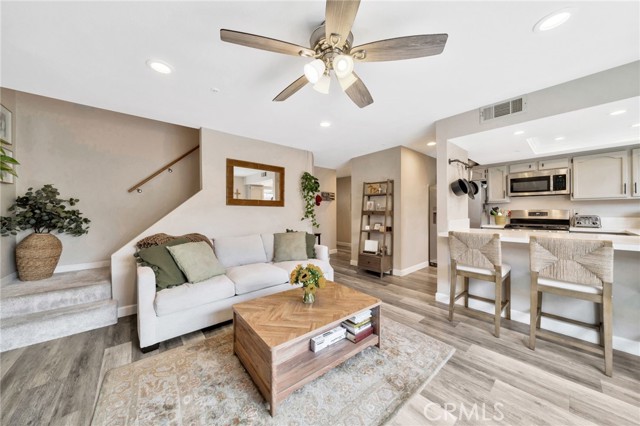 17601 Newland Street, Huntington Beach CA: https://media.crmls.org/medias/e8103270-ab4d-4a68-9d6e-2e904997b82d.jpg