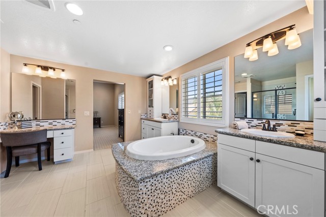 7462 Silver Saddle Court, Eastvale CA: https://media.crmls.org/medias/e8104f35-9bda-4efe-882a-e4ef2610ab62.jpg