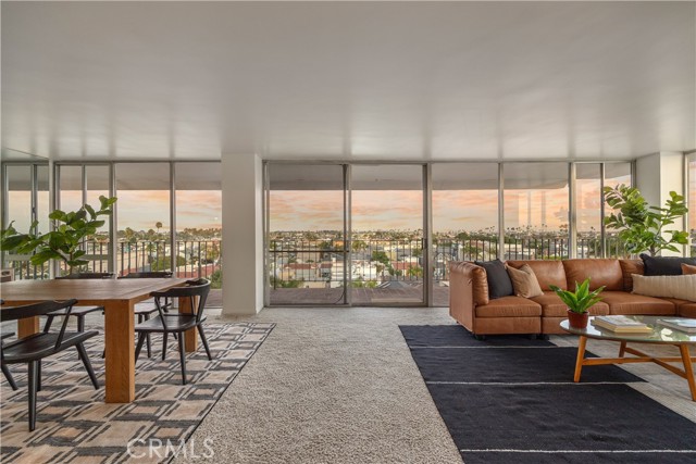 5400 The Toledo, Long Beach CA: https://media.crmls.org/medias/e810bc1b-e033-4b36-998c-b0875037e2b2.jpg