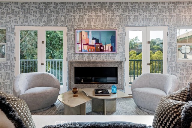 Detail Gallery Image 2 of 25 For 8374 Yucca Trl, Los Angeles,  CA 90046 - 4 Beds | 3/1 Baths