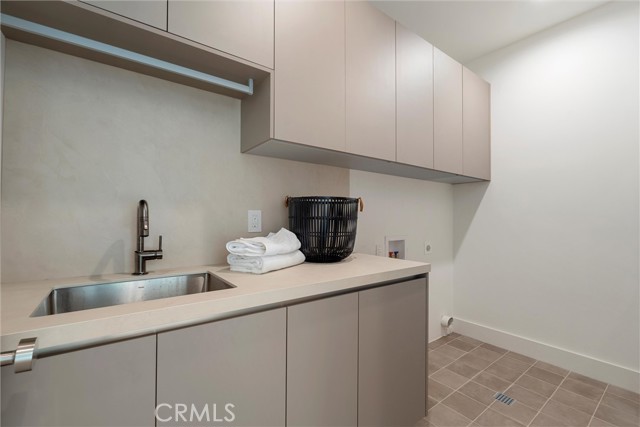 Detail Gallery Image 32 of 39 For 4625 Vesper Ave, Sherman Oaks,  CA 91403 - 5 Beds | 5/2 Baths