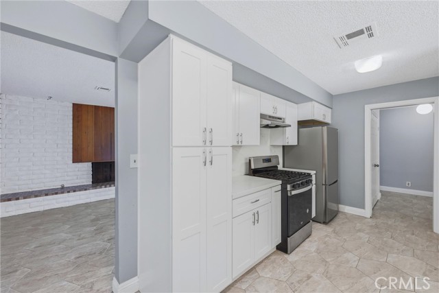 Detail Gallery Image 9 of 38 For 24673 Barton, Loma Linda,  CA 92354 - 3 Beds | 2 Baths