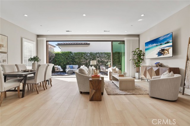 Front Image Thumbnail for CROC26086837