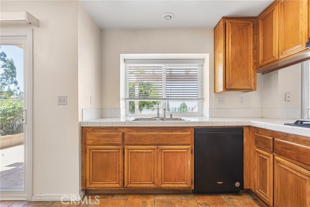 12 Bella Lucia, Lake Elsinore CA: https://media.crmls.org/medias/e8126600-6733-475b-b567-8e8da263972b.jpg