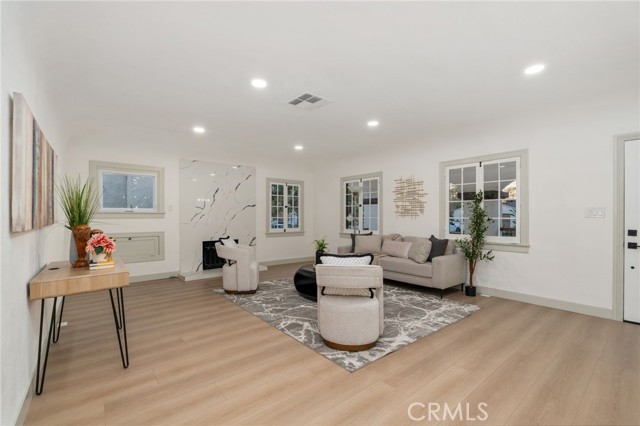 Detail Gallery Image 5 of 28 For 3335 N Mayfield, San Bernardino,  CA 92405 - 3 Beds | 2 Baths