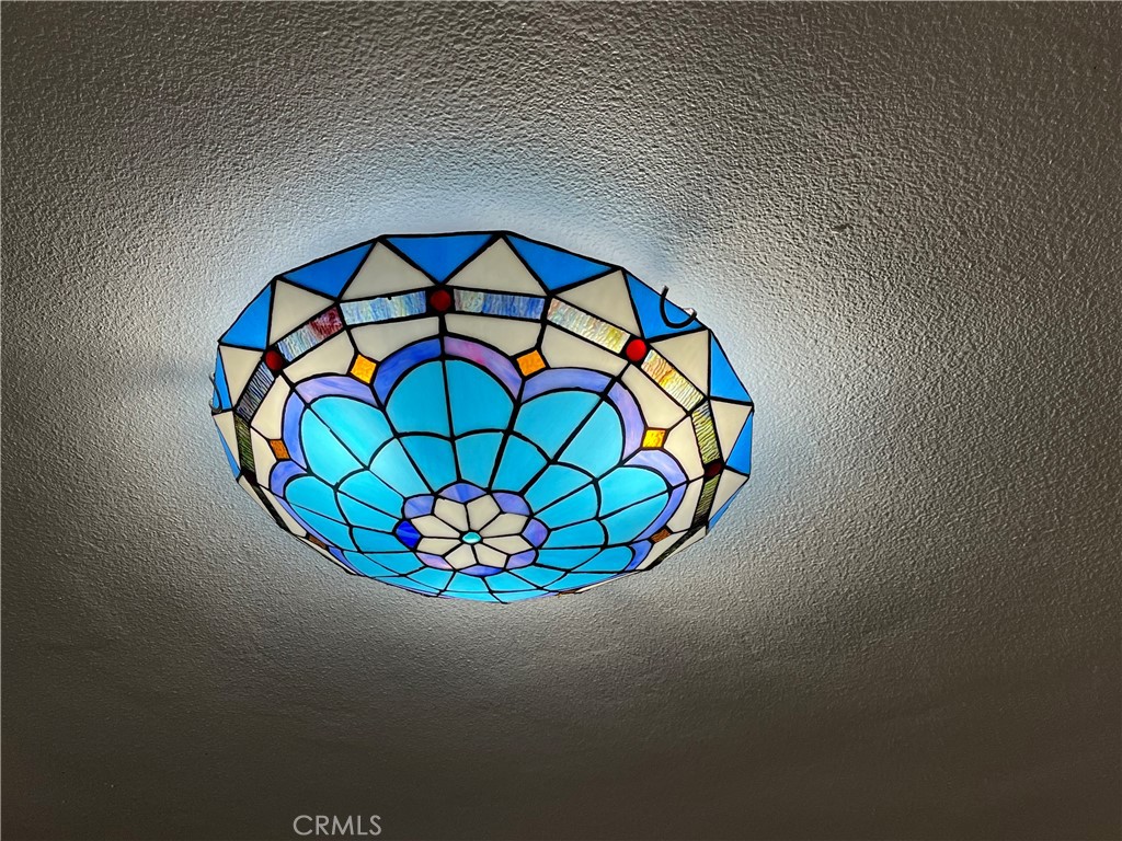 https://media.crmls.org/medias/e8136b62-e289-42c1-b0f6-3098e72e887c.jpg?preset=X-Large