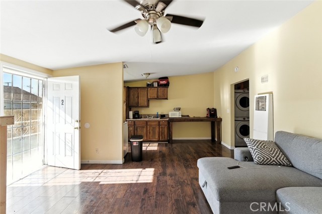 8876 Cypress Avenue, Riverside CA: https://media.crmls.org/medias/e813e1bc-1827-4ca1-8309-e09ee4ea0e43.jpg