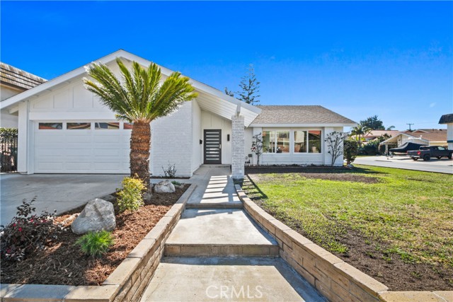 6532 Red Coach Dr, Huntington Beach, CA 92647