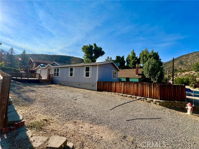 201 Lakewood Drive, Frazier Park CA: https://media.crmls.org/medias/e8145c54-0d83-4b96-800a-c44aa1a8deb1.jpg