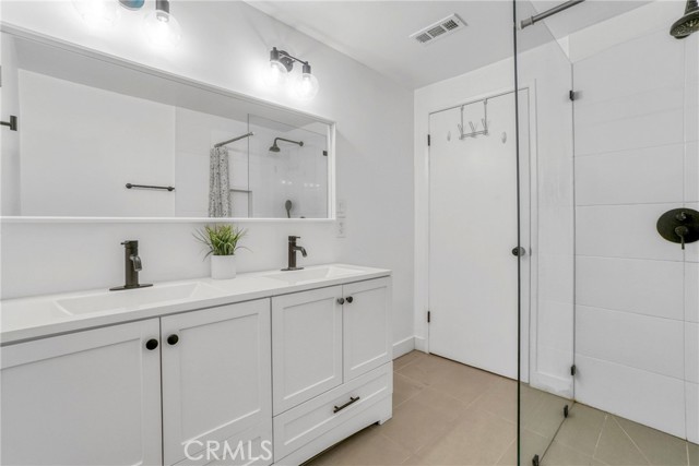 Detail Gallery Image 15 of 50 For 19118 Avenue of the Oaks #B,  Newhall,  CA 91321 - 2 Beds | 1 Baths