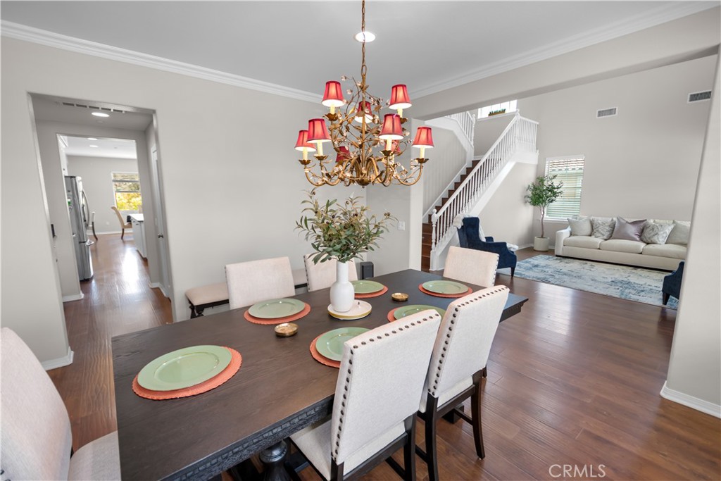 https://media.crmls.org/medias/e814e015-93d4-40ba-9db6-add78922d1ad.jpg?preset=X-Large