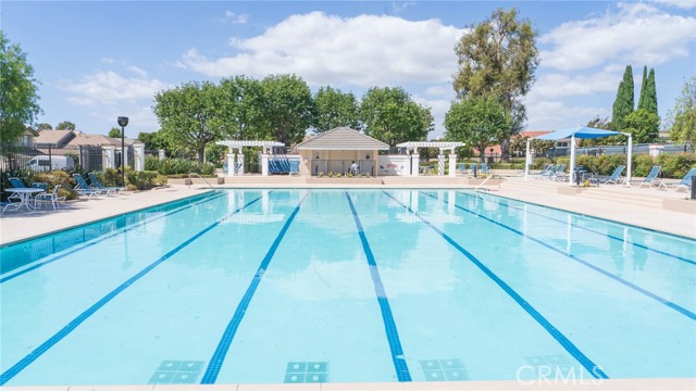 Detail Gallery Image 15 of 36 For 21 Fillmore, Irvine,  CA 92620 - 4 Beds | 2/1 Baths
