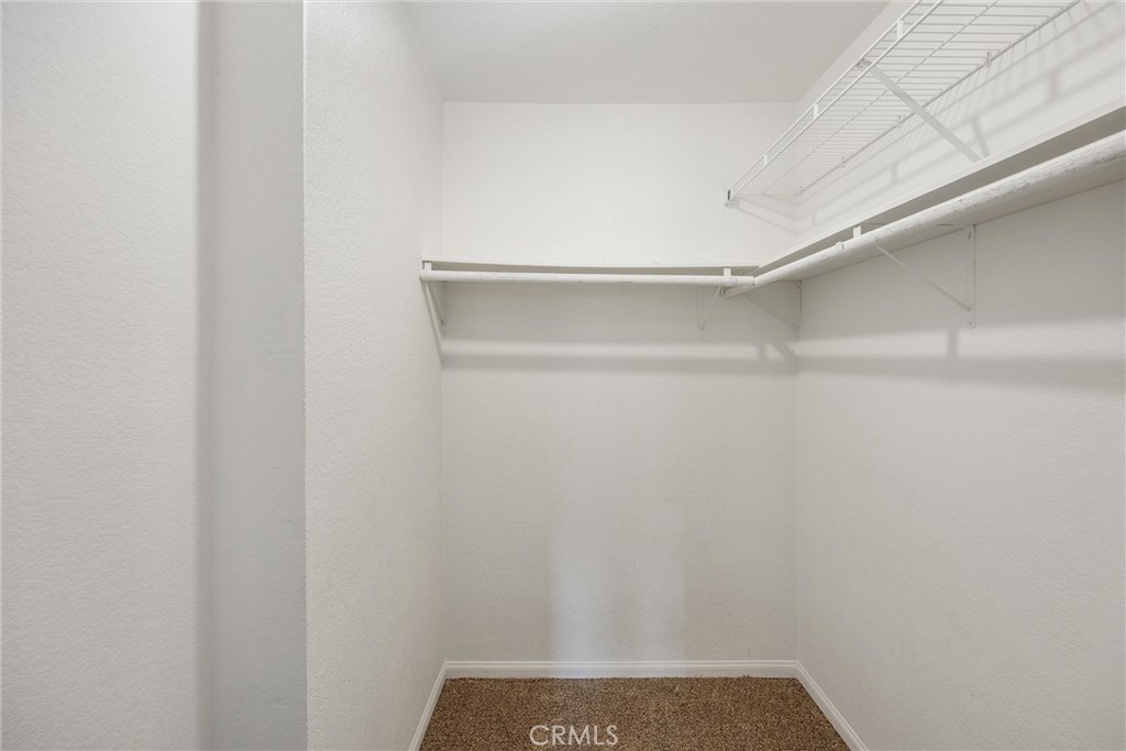 https://media.crmls.org/medias/e815c2fb-4c19-4bcb-ac76-7680a2ba58c7.jpg?preset=X-Large