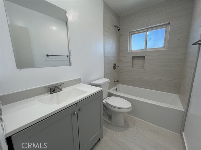 Detail Gallery Image 15 of 21 For 11880 Eucalyptus Ave #C,  Hawthorne,  CA 90250 - 2 Beds | 1 Baths