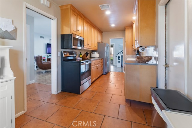 Detail Gallery Image 12 of 31 For 2920 Cheyenne, Riverside,  CA 92506 - 4 Beds | 3 Baths