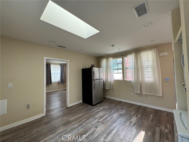 434 N Beachwood Drive, Burbank CA: https://media.crmls.org/medias/e81743ae-8e10-4068-99cc-452528400f33.jpg