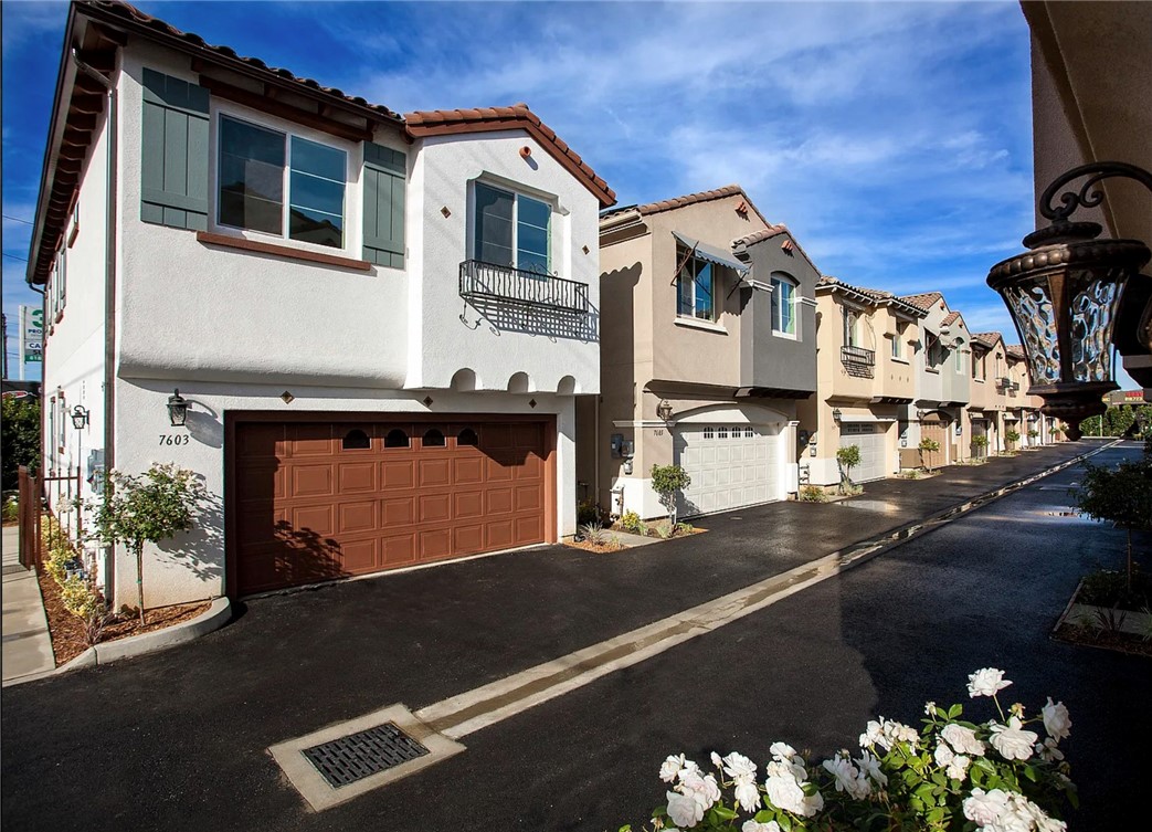 Detail Gallery Image 11 of 12 For 7602 N Justice Way, Van Nuys,  CA 91405 - 4 Beds | 3 Baths