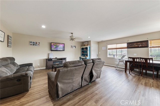 8963 Bold Ruler Lane, Jurupa Valley CA: https://media.crmls.org/medias/e8180185-3cd6-4ec0-8c1e-6d0cd067f6e5.jpg