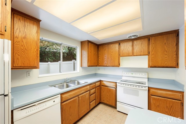 Detail Gallery Image 12 of 33 For 6597 Kameha Cir, Yorba Linda,  CA 92886 - 4 Beds | 3/1 Baths