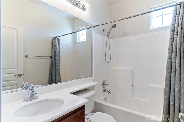 7725 Hess Place, Rancho Cucamonga CA: https://media.crmls.org/medias/e8188b7d-a868-4c6f-a62e-b2398d8d0da4.jpg