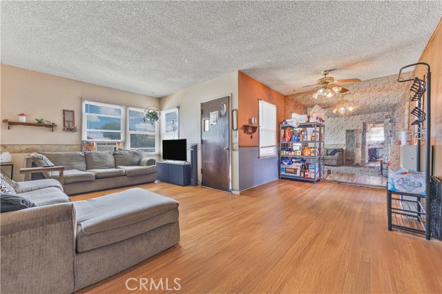 Detail Gallery Image 6 of 12 For 4811 La Rica Ave, Baldwin Park,  CA 91706 - 2 Beds | 1 Baths