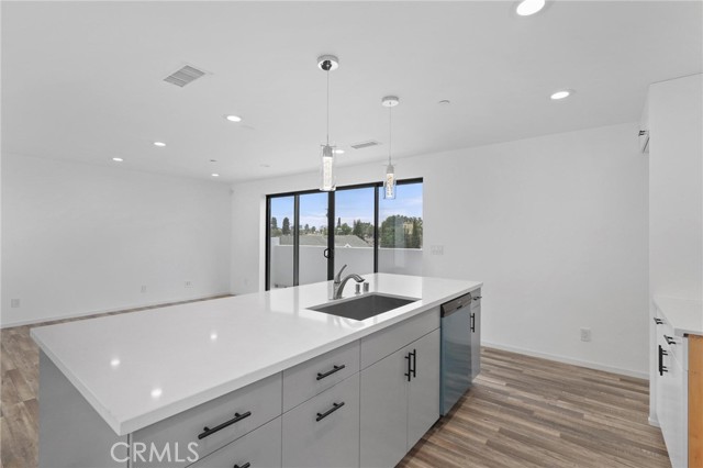 Detail Gallery Image 16 of 17 For 4136 1/4 Normal Ave #1/4,  Los Angeles,  CA 90029 - 2 Beds | 2 Baths