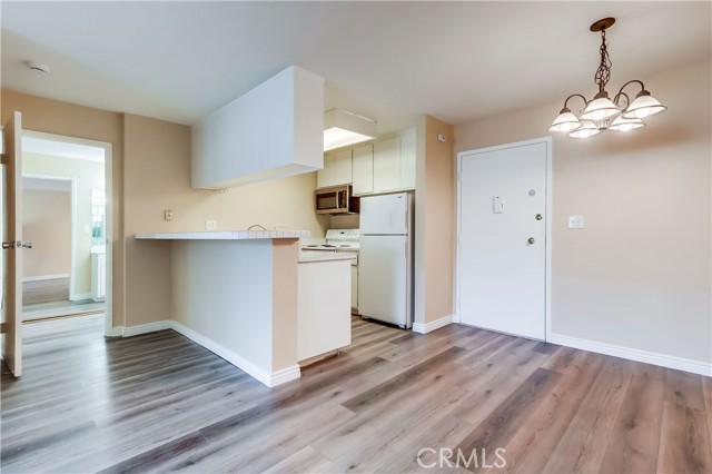 5585 E Pacific Coast, Long Beach CA: https://media.crmls.org/medias/e819611b-9e0f-4b1a-b5d4-aa471a406b37.jpg