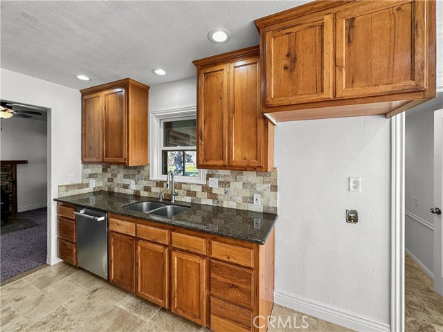 Detail Gallery Image 3 of 30 For 9 Canyon Highlands Bld, Oroville,  CA 95966 - 3 Beds | 2 Baths