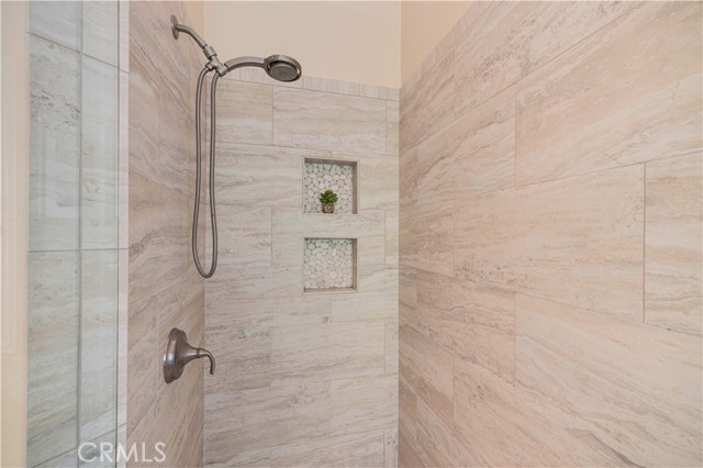 685 Vista Coto Verde, Camarillo CA: https://media.crmls.org/medias/e819efe8-e397-4638-aee9-f4b6a71c49a6.jpg