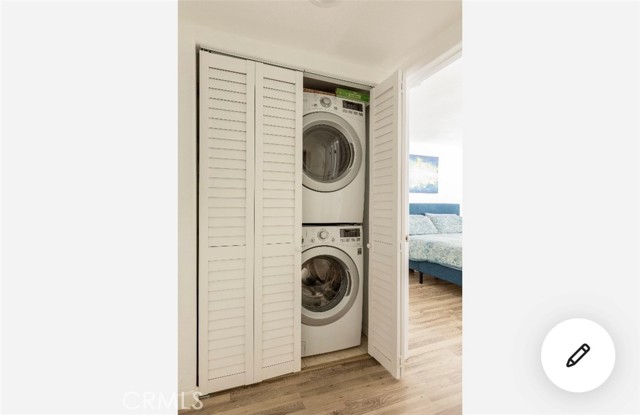 Detail Gallery Image 3 of 7 For 6794 La Jolla, La Jolla,  CA 92037 - 3 Beds | 2/1 Baths