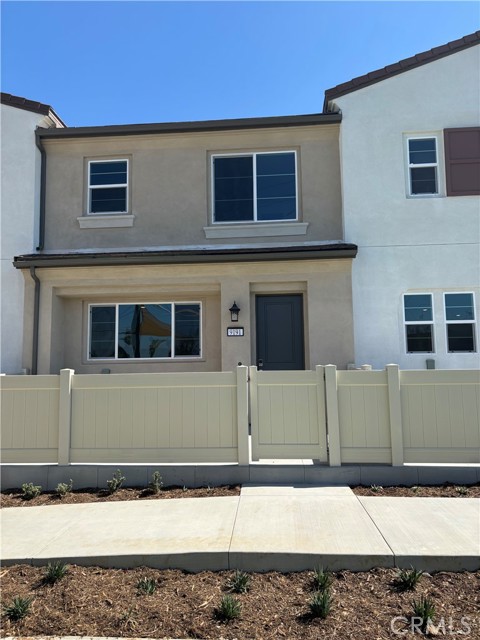 Front Image Thumbnail for CRPW26068095