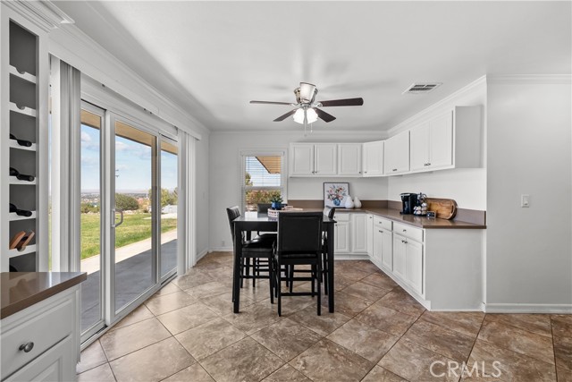 Detail Gallery Image 13 of 49 For 354 Westlake Dr, Palmdale,  CA 93551 - 5 Beds | 3 Baths