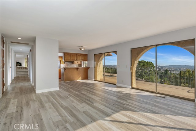 Image 11 of 20 For 652 Robin Glen