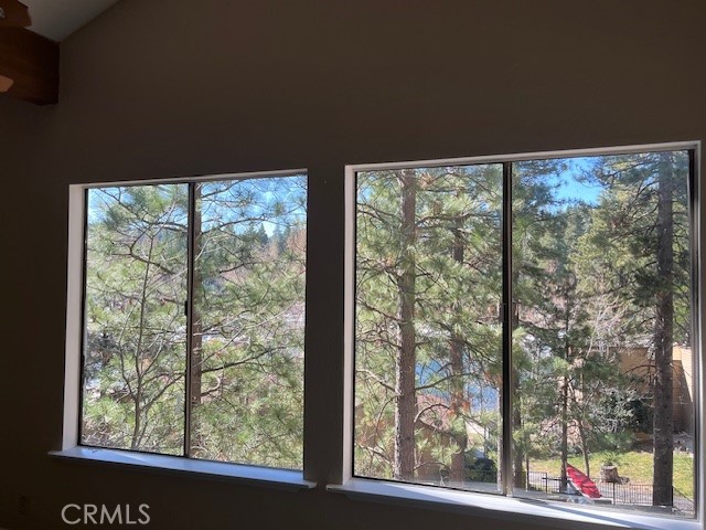 Detail Gallery Image 15 of 43 For 27821 Peninsula Dr. #330, Lake Arrowhead,  CA 92352 - 4 Beds | 2 Baths