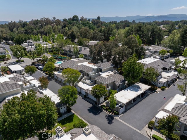 26129 Mcbean Pkwy, Valencia CA: https://media.crmls.org/medias/e81c971d-1b88-4f73-a269-695bfcb38334.jpg