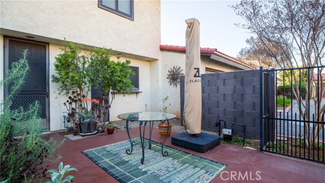 Detail Gallery Image 3 of 38 For 635 E Palm Ave, Redlands,  CA 92374 - 3 Beds | 2/1 Baths