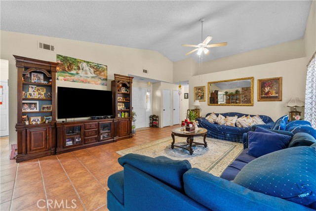 Detail Gallery Image 6 of 23 For 45109 18th St, Lancaster,  CA 93534 - 3 Beds | 2 Baths
