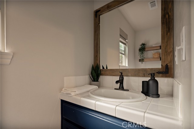 Detail Gallery Image 10 of 20 For 1419 Calgary, Lake Arrowhead,  CA 92352 - 3 Beds | 2/1 Baths