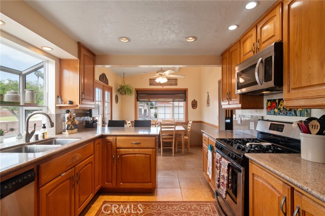 Detail Gallery Image 15 of 33 For 23714 Alliene Ave, Torrance,  CA 90501 - 4 Beds | 2 Baths