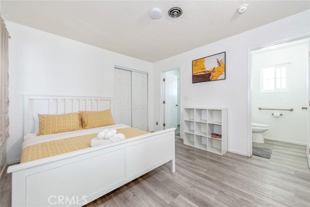 Image 21 of 31 For 1345 Jellick